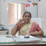 ಚಳ್ಳಕೆರೆ : ರಸ್ತೆ, ಚರಂಡಿ ಹಾಗೂ ಖಾಲಿ ನಿವೇಶನಗಳಲ್ಲಿ ಕಸ ಹಾಕುವವರ ವಿರುದ್ಧ ಕಠಿಣ ಕ್ರಮ ಕೈಗೊಳ್ಳಲಾಗುವುದು. ಬೀದಿಗಳಲ್ಲಿ ದನಗಳನ್ನು ಬಿಡುವವರಿಗೂ ದಂಡ ವಿಧಿಸಲಾಗುವುದು ಆದ್ದರಿಂದ ಸಾರ್ವಜನಿಕರ ಸಹಕಾರ ಅತಿ ಮುಖ್ಯ ಎಂದು ಚಳ್ಳಕೆರೆ ನಗರಸಭೆ ಪೌರಾಯುಕ್ತೆ ಡಾ. ನಾಗವೇಣಿ ಮನವಿ ಮಾಡಿದ್ದಾರೆ.